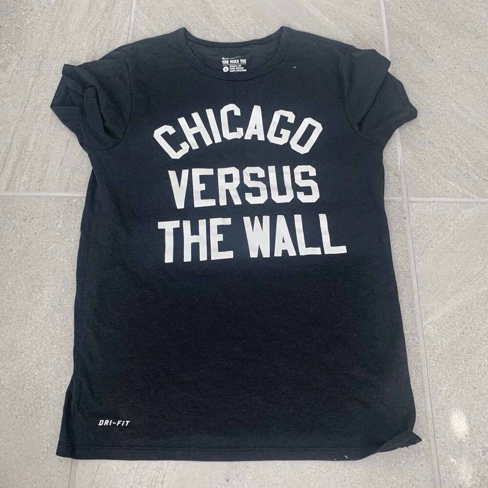 Nike Black T Shirt Size Small “Chicago Vs The Wall”